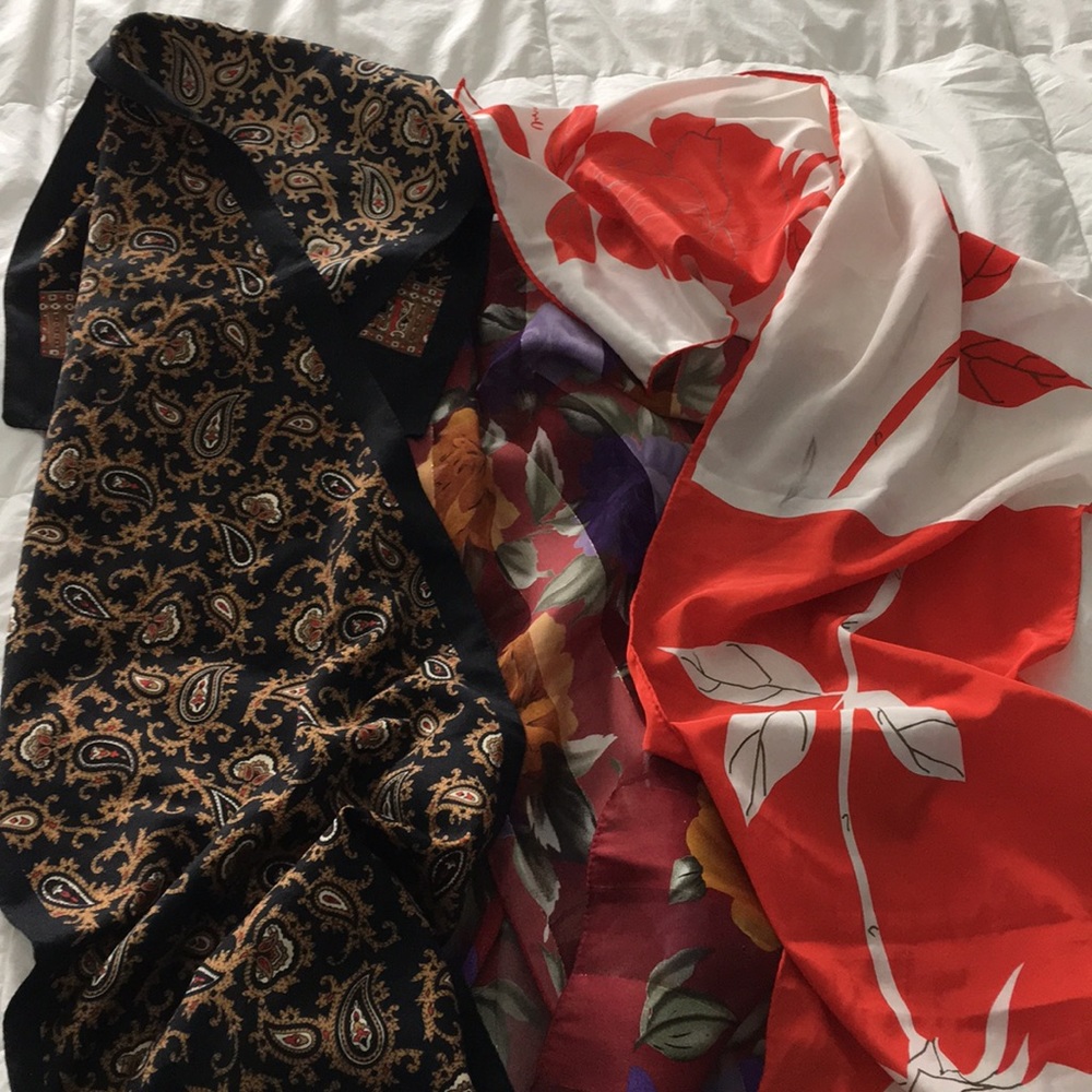 Lot of 3 scarves